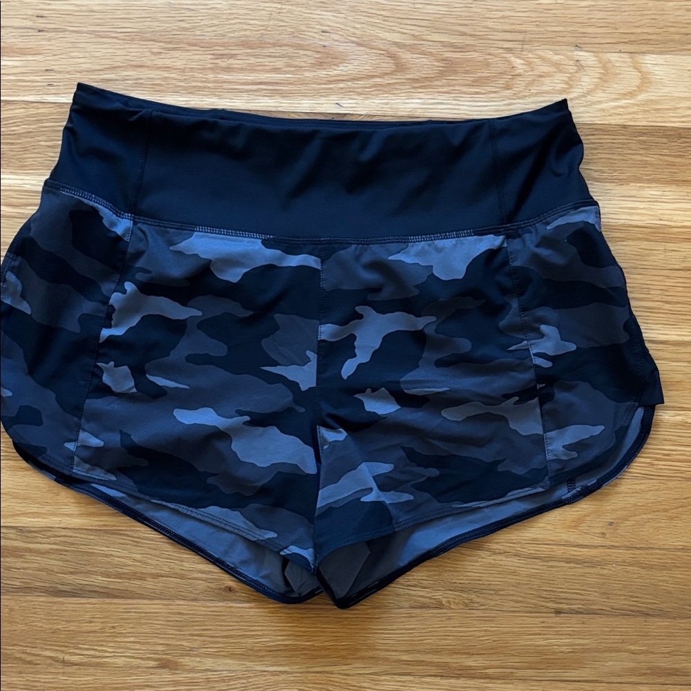 Athleta Black Camo Women's Athletic Shorts